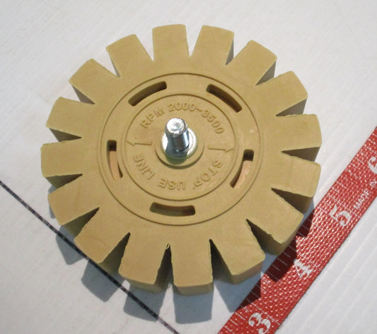 Pneumatický priemyselný nástroj na gumovanie nálepiek s 3 gumenými podložkami, 0,9 HP, 3800 ot./min.